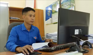 Anh Nguyễn Văn Thúy "thắp lửa” nơi miền biên cương Nậm Pồ