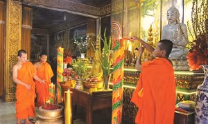 Đồng bào Khmer ở Sóc Trăng đón mùa Nhập hạ an toàn, tiết kiệm