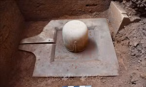 Bộ Linga - Yoni liền khối thế kỷ IX lớn nhất Việt Nam tại Di sản Văn hóa thế giới Mỹ Sơn. Ảnh: Đoàn Hữu Trung-TTXVN