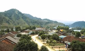Toàn cảnh Khu tái định cư Xá Thị, xã Đà Vị, huyện Na Hang. Ảnh: dantocmiennui.vn