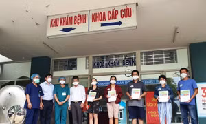 Dịch COVID-19: Thêm 5 bệnh nhân tại Đà Nẵng khỏi bệnh và xuất viện