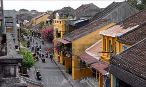 Người Việt Nam đi du lịch Việt Nam (Bài 1)