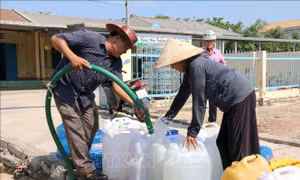  Giải cơn khát cho người dân vùng hạn nặng Bình Thuận