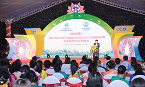 Tối 14/4, Sở Nông nghiệp và Phát triển nông thôn Hà Nội phối hợp với Ủy ban Nhân dân thị xã Sơn Tây tổ chức khai mạc Hội chợ giống, vật tư thiết bị nông nghiệp, nông sản an toàn, sản phẩm OCOP, sản phẩm làng nghề trên địa bàn thành phố Hà Nội năm 2023.