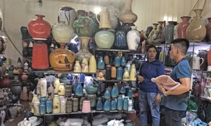 Bát Tràng là một trong những làng nghề truyền thống phát triển được thế mạnh kinh tế làng nghề.