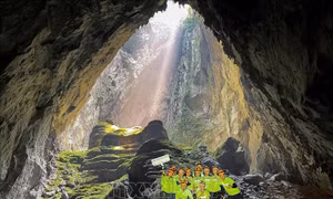 Sự hùng vĩ và hoang sơ tạo nên vẻ đẹp hiếm có của Hang Sơn Đoòng. Ảnh: TTXVN phát