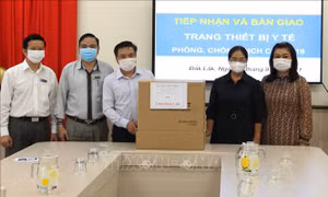 Bộ thiết bị được tiếp nhận, bàn giao cho Trung tâm Kiểm soát bệnh tật tỉnh. Ảnh: Hoài Thu – TTXVN