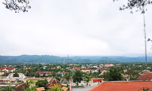 Diện mạo một "đô thị miền núi" ở khu trung tâm huyện A Lưới (Thừa Thiên - Huế). Ảnh: Đỗ Trưởng