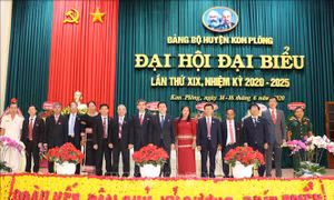 Đồng chí Nguyễn Xuân Thắng, Bí thư Trung ương Đảng, Giám đốc Học viện Chính trị Quốc gia Hồ Chí Minh, Chủ tịch Hội đồng Lý luận Trung ương dự đại hội Đảng bộ huyện Kon Plông, tỉnh Kon Tum. Ảnh: Cao Nguyên – TTXVN