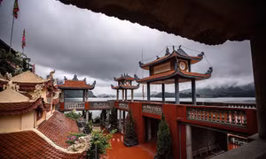 Đền bà Chúa Thác Bờ là điểm du lịch nổi tiếng của tỉnh Hòa Bình. Ảnh Trọng Đạt-TTXVN
