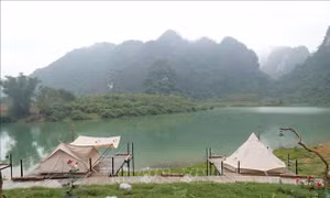 Hồ Nong Dùng – điểm cắm trại du lịch nghỉ dưỡng thơ mộng Xứ Lạng