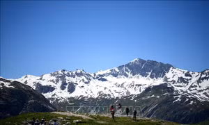 Băng tuyết phủ trên dãy Alps ở Val d'Isere, Pháp ngày 5/7/2020. Ảnh: AFP/TTXVN