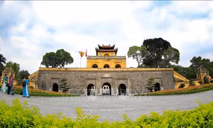 Đoan Môn là cửa chính phía Nam vào Hoàng thành Thăng Long được xây dựng vào thời nhà Lê trung hưng được tu sửa vào thời nhà Nguyễn. Ảnh: TTXVN