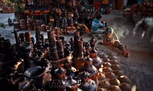 Nhiều làng gốm cổ trên thế giới đã mất thế nhưng gốm Chăm Việt Nam vẫn còn tồn tại, giữ được hồn tinh túy và giữ được vẻ hoang sơ của gốm cổ cách đây hàng trăm năm. Đó là giá trị độc đáo và trường tồn của gốm Chăm, xứng đáng được UNESCO công nhận là Di sả