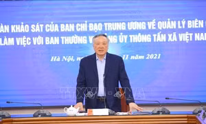 Đồng chí Nguyễn Hòa Bình phát biểu chỉ đạo buổi làm việc. Ảnh: Văn Điệp - TTXVN