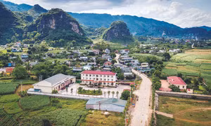 Thực hiện hiệu quả chính sách dân tộc đến từng thôn, bản, bộ mặt nông thôn, miền núi huyện Cao Phong (Hòa Bình) đang ngày một khởi sắc. Ảnh: Lưu An Nhiên