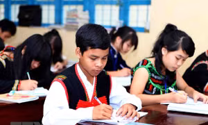 Một giờ học của học sinh trường THPT Dân tộc nội trú Nơ Trang Lơng, Đắk Lắk. Ảnh: TTXVN