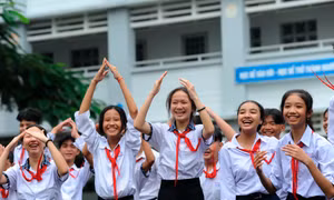 Niềm vui của học sinh Trường trung học cơ sở Tôn Đức Thắng ở phường 5, thành phố Sóc Trăng. Ảnh: An Hiếu