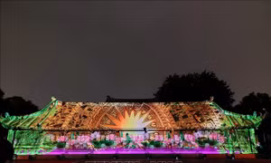 Trải nghiệm Không gian nghệ thuật & 3D Mapping tại sân Thái học, di tích Văn Miếu - Quốc Tử Giám. Ảnh: Đinh Thuận TTXVN