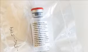 Thuốc remdesivir được giới thiệu tại một cuộc họp báo ở Hamburg, Đức ngày 8/4/2020. Ảnh: AFP/TTXVN