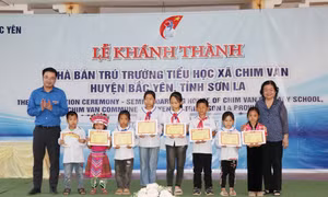 Quỹ học bổng Vừ A Dính tặng nhà bán trú cho học sinh vùng cao Sơn La