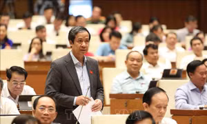 Bộ trưởng Bộ Giáo dục và Đào tạo Nguyễn Kim Sơn phát biểu ý kiến. Ảnh: An Đăng - TTXVN
