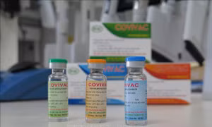 Người tình nguyện bắt đầu tiêm mũi 2 vaccine COVID-19 Covivac