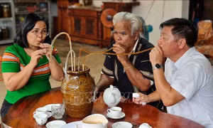 Rượu cần của dân tộc S’Tiêng tại sóc Bom Bo, xã Bình Minh, huyện Bù Đăng, tỉnh Bình Phước. Ảnh: K GỬIH – TTXVN
