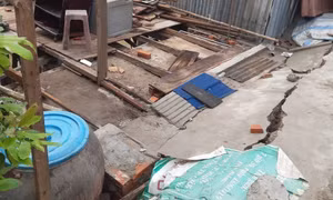 An Giang: Liên tiếp xảy ra sạt lở bờ kênh, rạch, nhiều hộ dân phải di dời khẩn cấp