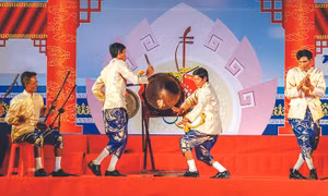 Cà Mau đang xây dựng hồ sơ khoa học đề nghị đưa nghệ thuật trình diễn dàn nhạc trống lớn vào danh mục Di sản văn hóa phi vật thể quốc gia. Ảnh: Huỳnh Lâm