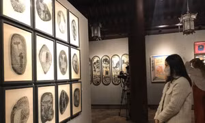 Đến Văn Miếu - Quốc Tử Giám, thưởng lãm “Dấu xưa văn hiến”
