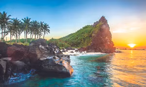 Vẻ đẹp hoang sơ, cảnh quan thiên nhiên kỳ thú của huyện Lý Sơn (Quảng Ngãi) luôn tạo nên sức hấp dẫn đặc biệt. Ảnh: Phước Ngọc