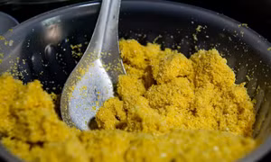 Mèn mén là món ăn quen thuộc trong mỗi bữa ăn của gia đình người Mông. Ảnh: Nam Thái – TTXVN