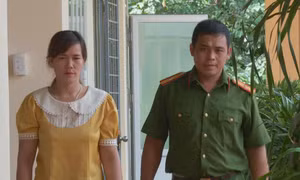 Đối tượng Hoàng Thị Lên tại cơ quan điều tra. Ảnh:baodaklak.vn