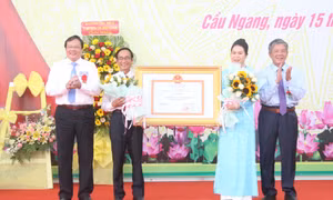 Trà Vinh công bố huyện Cầu Ngang đạt chuẩn nông thôn mới