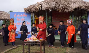 Nghi lễ Lẩu Then chứa đựng giá trị văn hóa truyền thống, góp phần gắn kết tình làng, nghĩa xóm của người Tày. Ảnh: Hoàng Hải