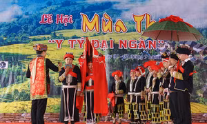 Đến Y Tý, du khách được trải nghiệm những nét văn hóa đặc sắc của đồng bào dân tộc. Ảnh: Từ Quỳnh