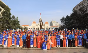 Mang hạnh phúc đến với các thanh niên công nhân có hoàn cảnh khó khăn 