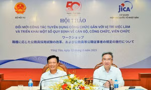 Thứ trưởng Bộ Nội vụ Nguyễn Duy Thăng và Phó Chủ tịch UBND tỉnh Bà Rịa – Vũng Tàu Đặng Minh Thông chủ trì Hội thảo. Ảnh: moha.gov.vn