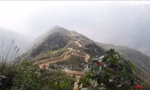 "Sống lưng khủng long" địa điểm du lịch trải nghiệm hấp dẫn ở xã Háng Đồng, huyện Bắc Yên, tỉnh Sơn La. Ảnh: Nguyễn Cường – TTXVN