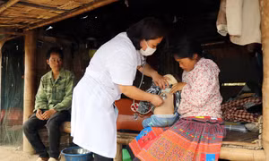 Ngày Thầy thuốc Việt Nam 27/2: Nữ bác sĩ hơn 20 năm bám bản ở vùng cao Sơn La