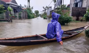 Huế: 9 nhà bị tốc mái, nhiều tuyến đê bị vỡ do ảnh hưởng của bão số 1
