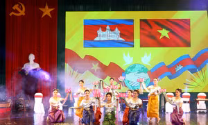 Giao lưu nghệ thuật Việt Nam - Campuchia 
