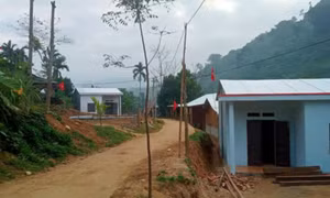 Niềm vui an cư của đồng bào dưới chân dãy Ngọc Linh
