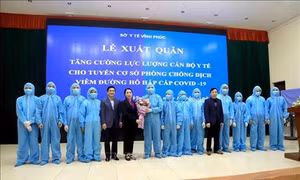 Vĩnh Phúc tăng cường hơn 160 cán bộ y tế về huyện Bình Xuyên phòng, chống dịch