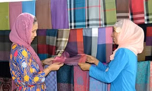 Nét duyên thổ cẩm Châu Phong