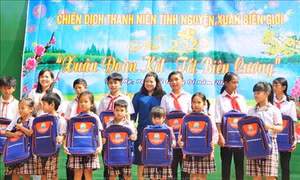 Ấm tình “Xuân đoàn kết - Tết biên cương” ở huyện biên giới Bù Đốp