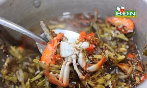 Món canh chua kiến vàng của người Ê đê