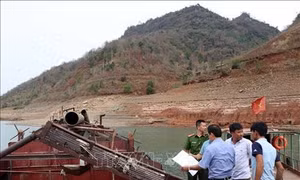 Sơn La tăng cường quản lý tài nguyên cát trên sông Đà