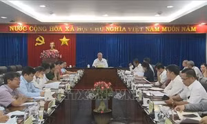 Dịch COVID-19: Đi từng ngõ, gõ từng nhà, rà từng đối tượng